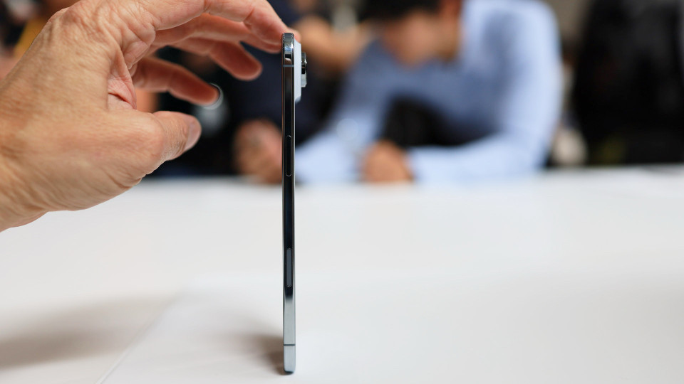 Apple-redefine-el-smartphone-con-el-iPhone-Air-el-modelo-mas-delgado-de-su-historia