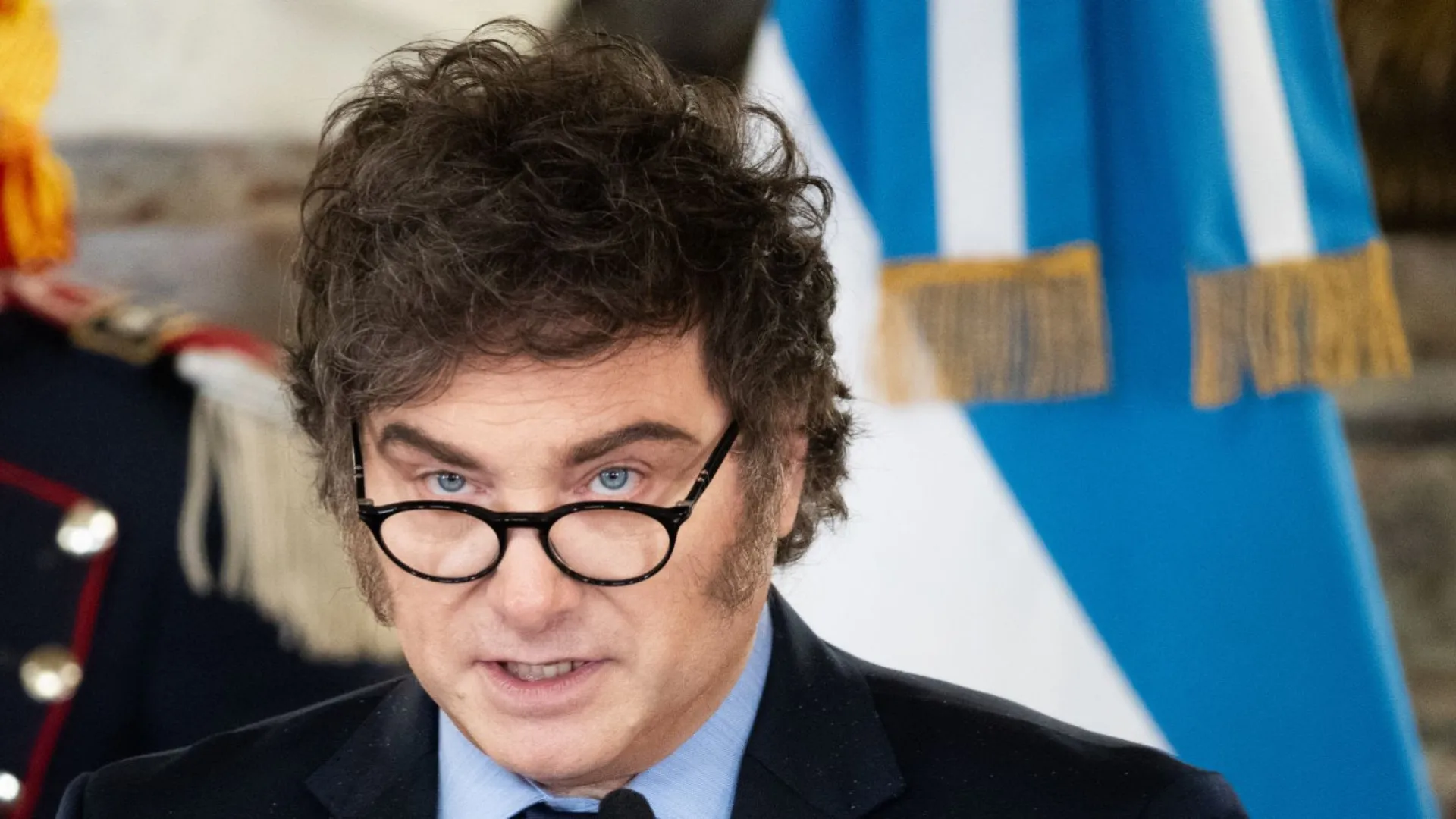 Estados Unidos promete ayuda a Milei para salvar el peso y la deuda